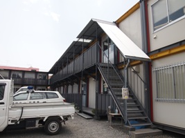 写真：プレハブ庁舎