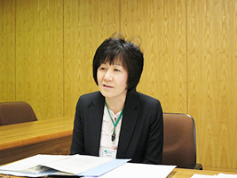塚田課長補佐