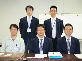 職員課の皆さん及び岩狹主査