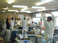 写真:腰痛予防体操セミナーの様子